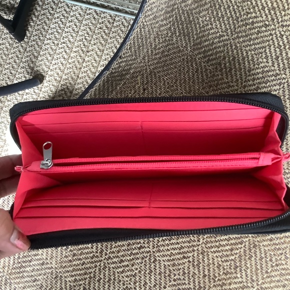 Travelon rfdi Women’sWallet. Very Good Used Condition. - Picture 6 of 7